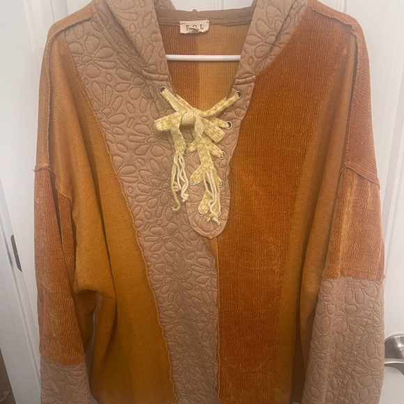 POL!!! Long pullover w hood. There’s so many beautiful details to this top!! L - Picture 2 of 14